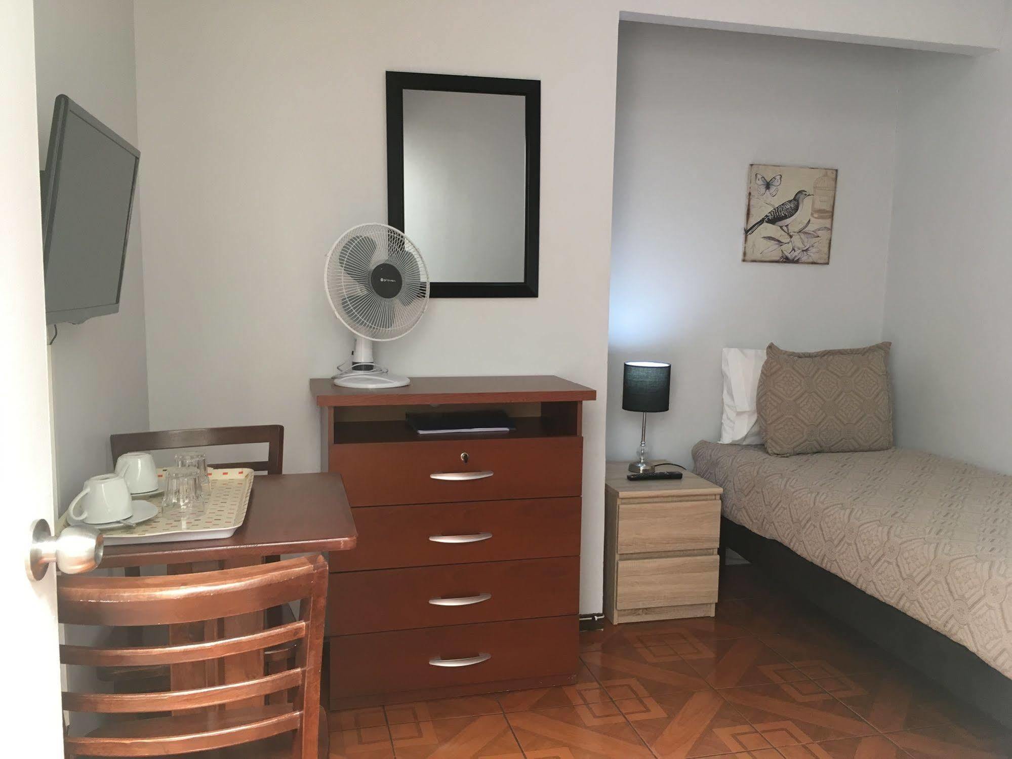 Residencial Universitaria Santiago Buitenkant foto