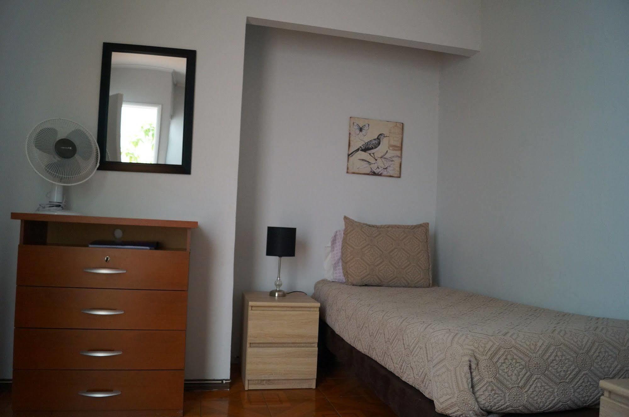 Residencial Universitaria Santiago Buitenkant foto